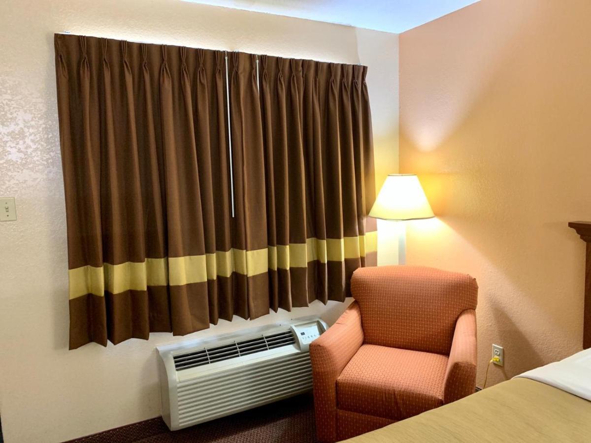 Owensville Inn Екстериор снимка