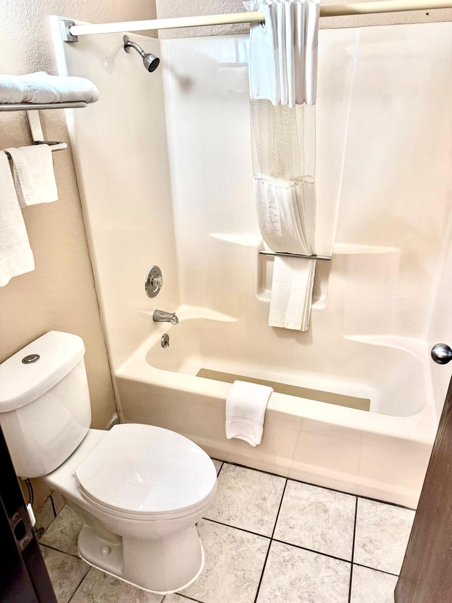 Owensville Inn Екстериор снимка