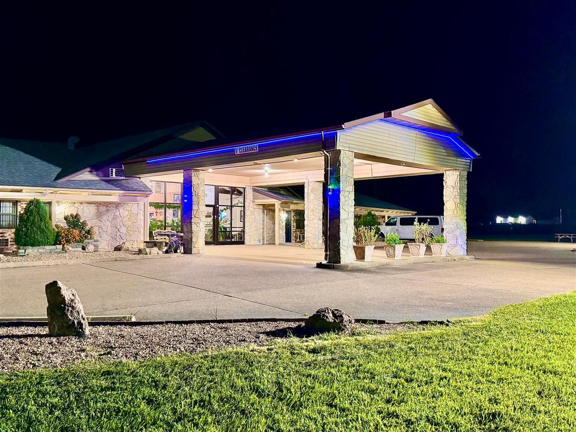 Owensville Inn Екстериор снимка