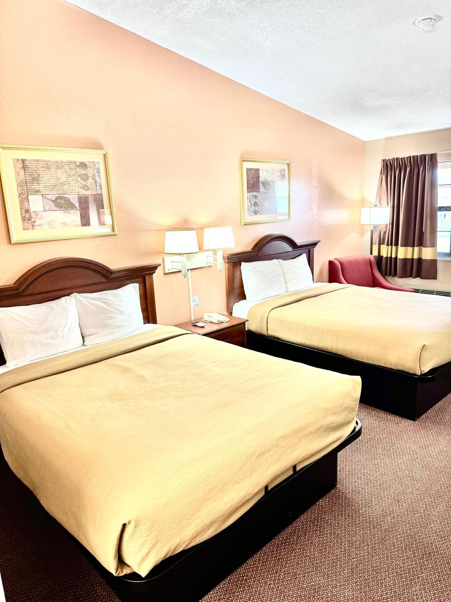 Owensville Inn Екстериор снимка
